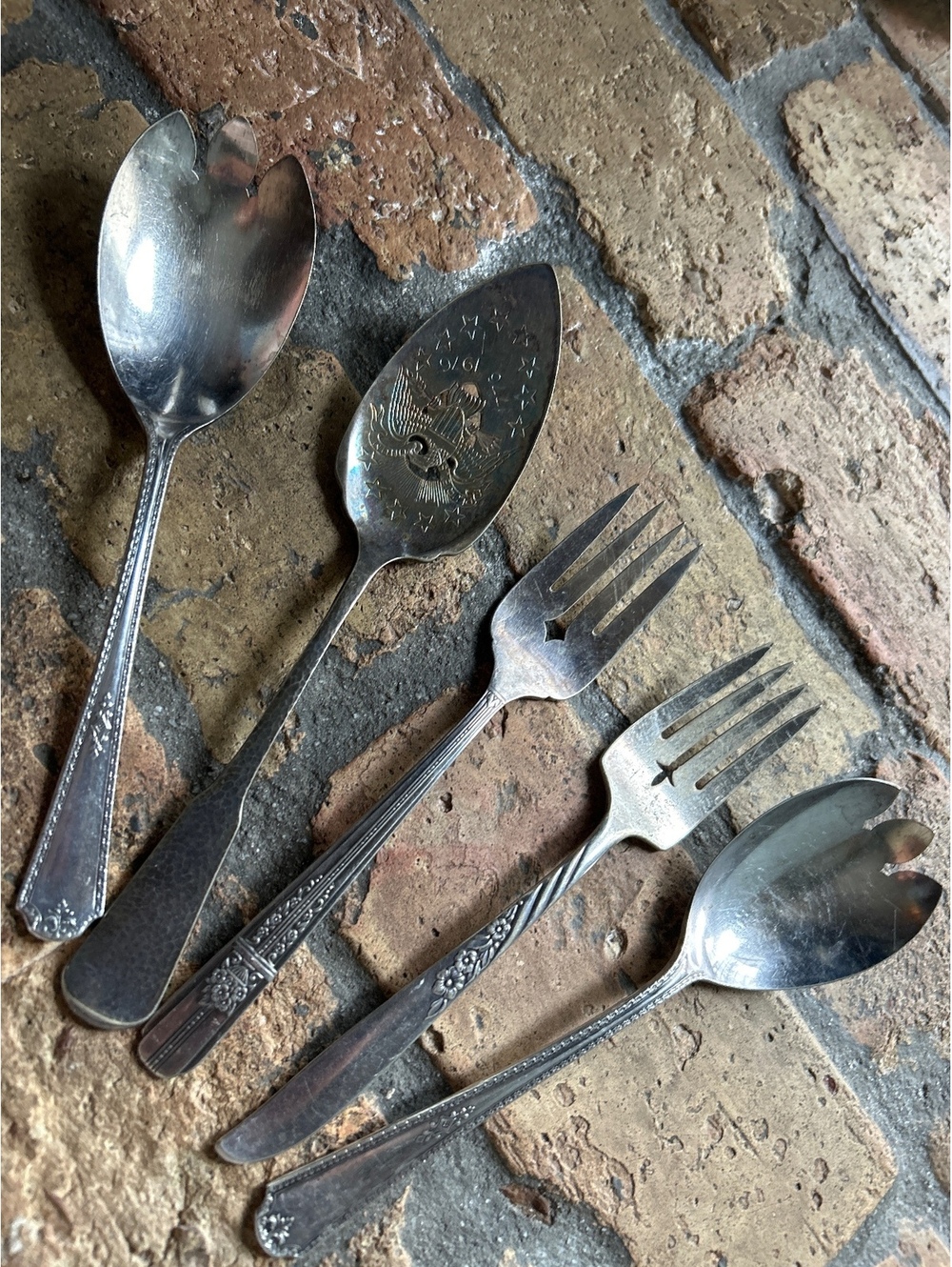 Assorted vintage food service pieces